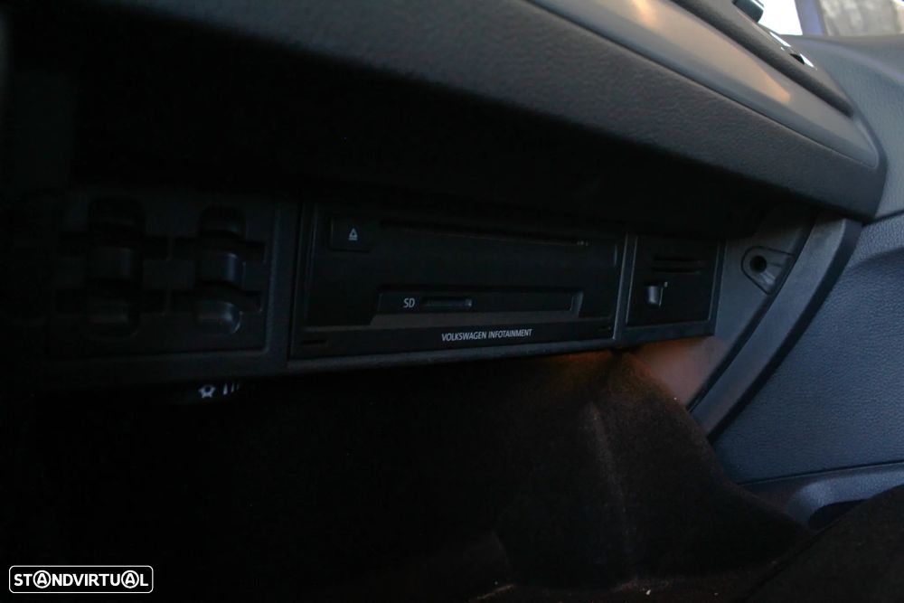 VW Golf Variant 1.6 TDi Sportline DSG - 51