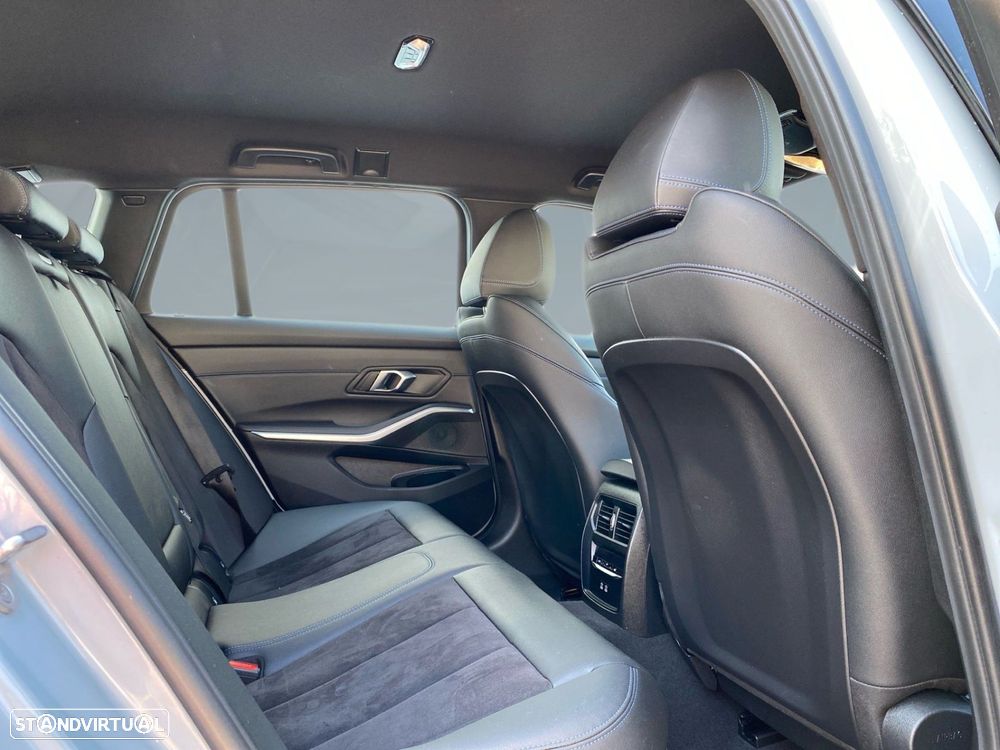 BMW 320 d Touring Pack Desportivo M Auto - 15