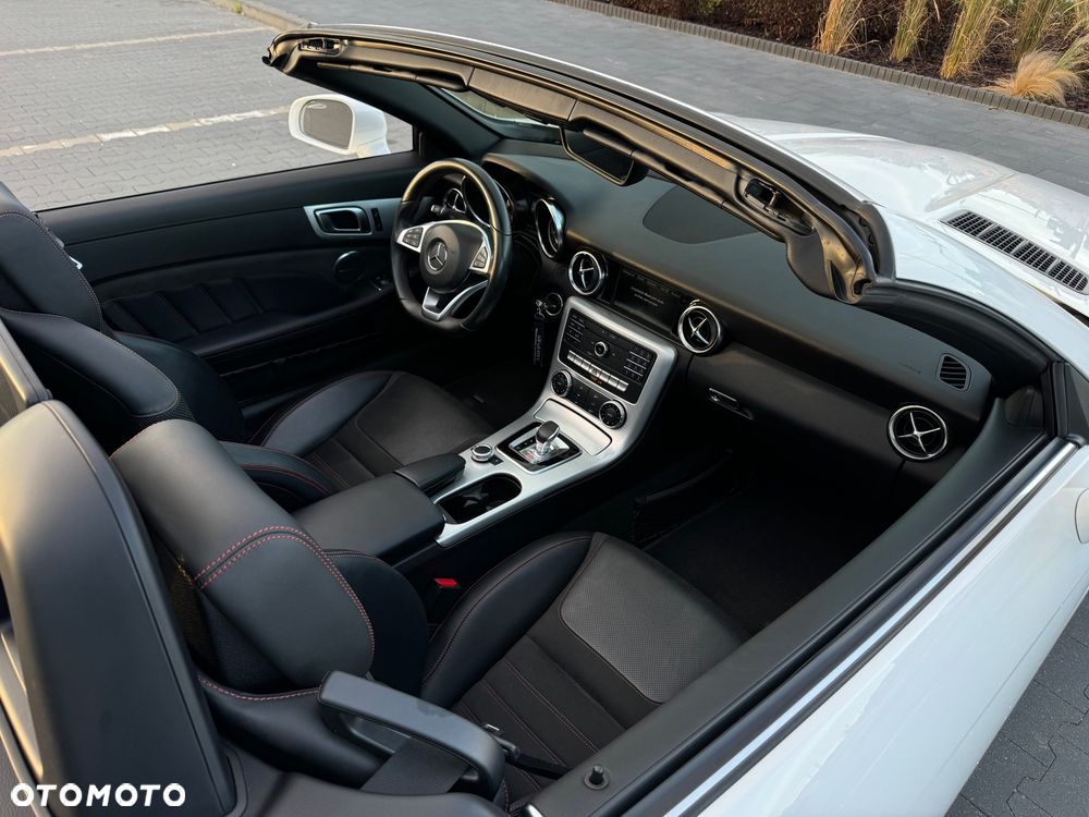 Mercedes-Benz SLC - 9