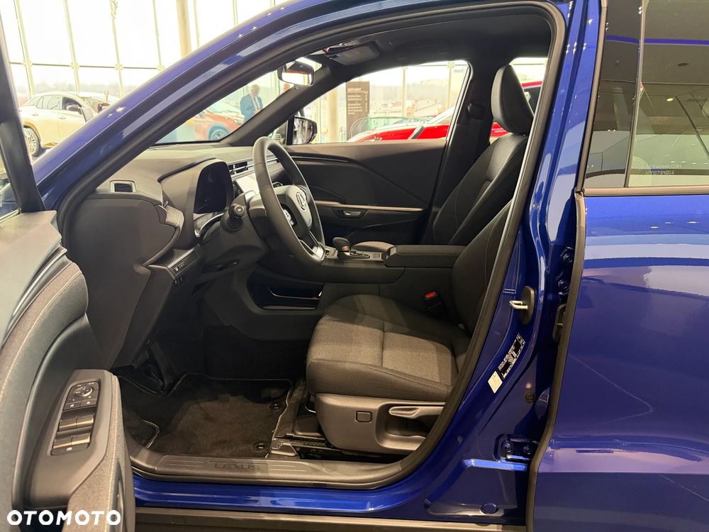 Lexus LBX 1.5 Hybrid - 7