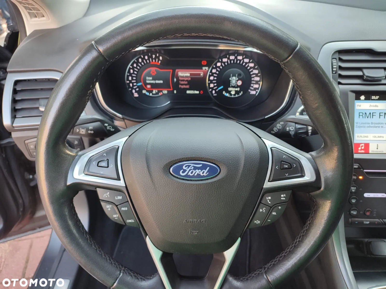 Ford Mondeo - 40
