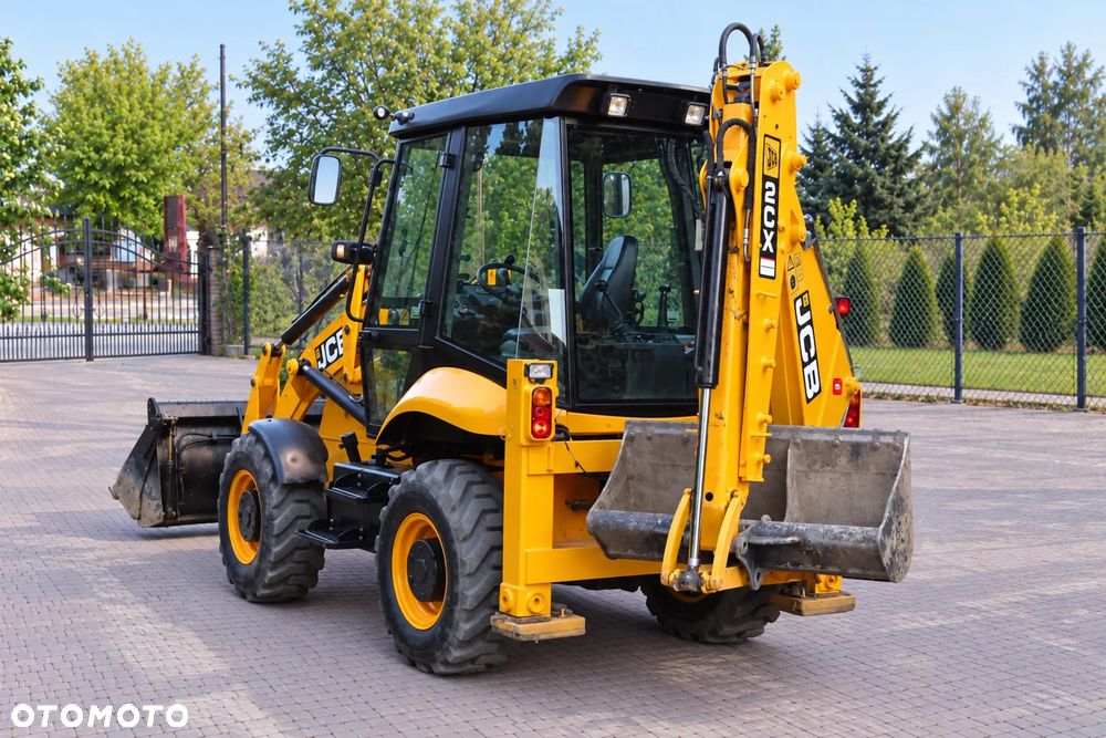 JCB 2cx - 3