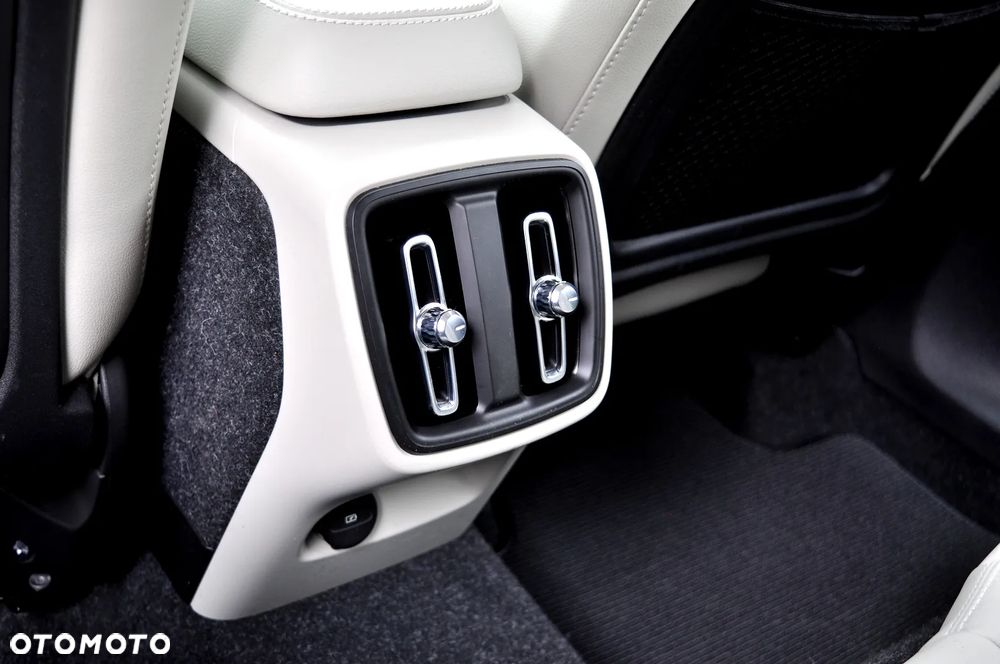 Volvo XC 40 T3 Inscription - 28