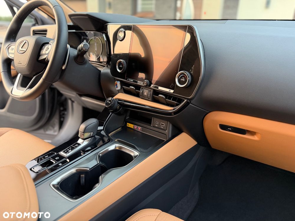 Lexus NX 350h Prestige 2WD - 37