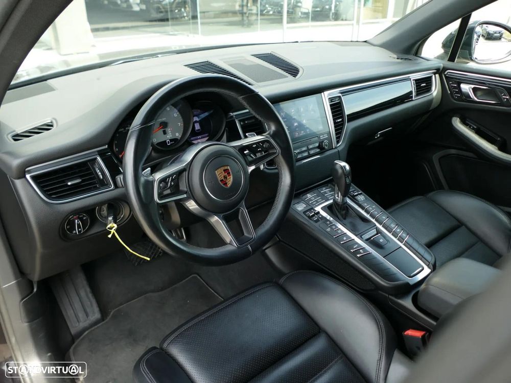 Porsche Macan S - 28