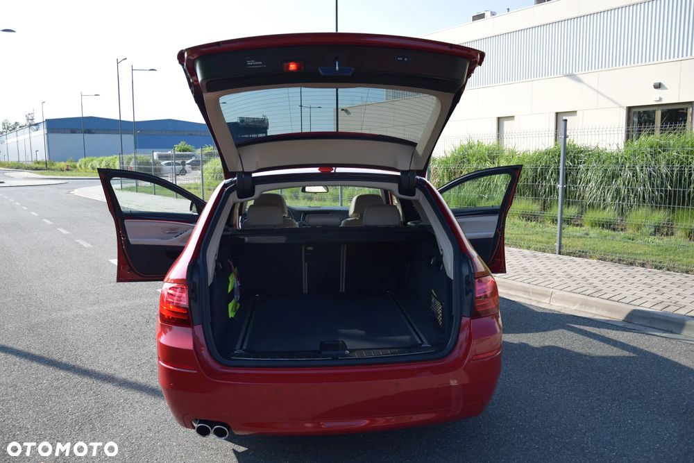 BMW Seria 5 525d - 11