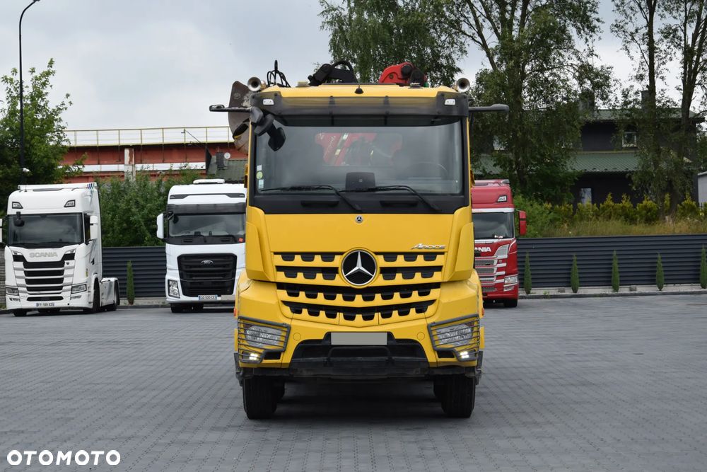 Mercedes-Benz AROCS 3243 / 8x4 / EURO 6 / HDS PALFINGER EPSILON Q170Z / ROTATOR / CHYWTAK / STEROWANIE RADIOWE / WYWROTKA / HYDROBURTA / AUTOMAT / SYSTEM KAMER CYFROWYCH / KAMERA COFANIA / NAWIGACJA / HAK / NISKI PRZEBIEG / 2017 / SERWISOWANY / SPROWADZONY - 2