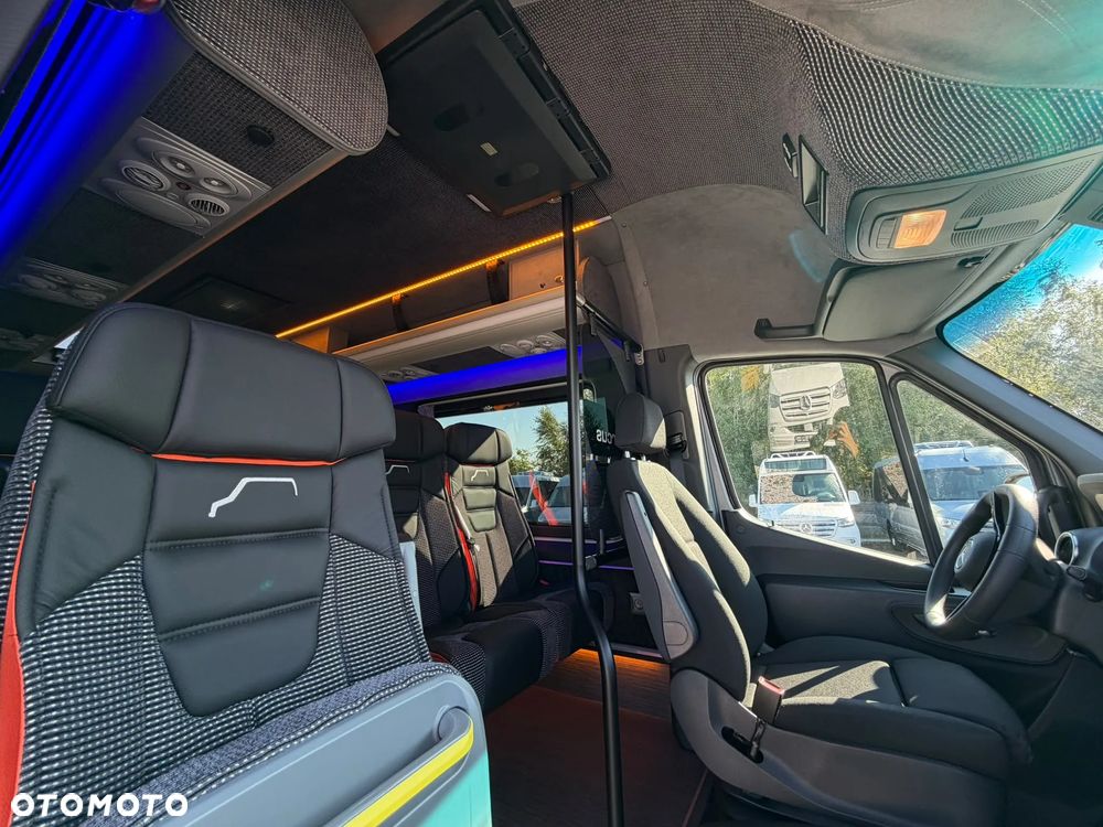 Mercedes-Benz Sprinter 519 - 18