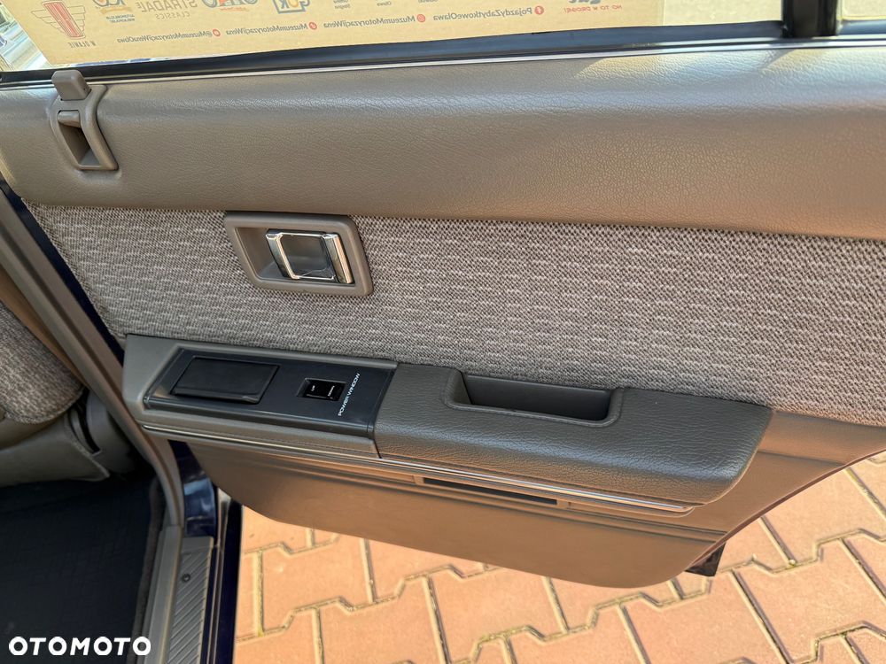 Nissan Laurel 2.8 GL D - 24