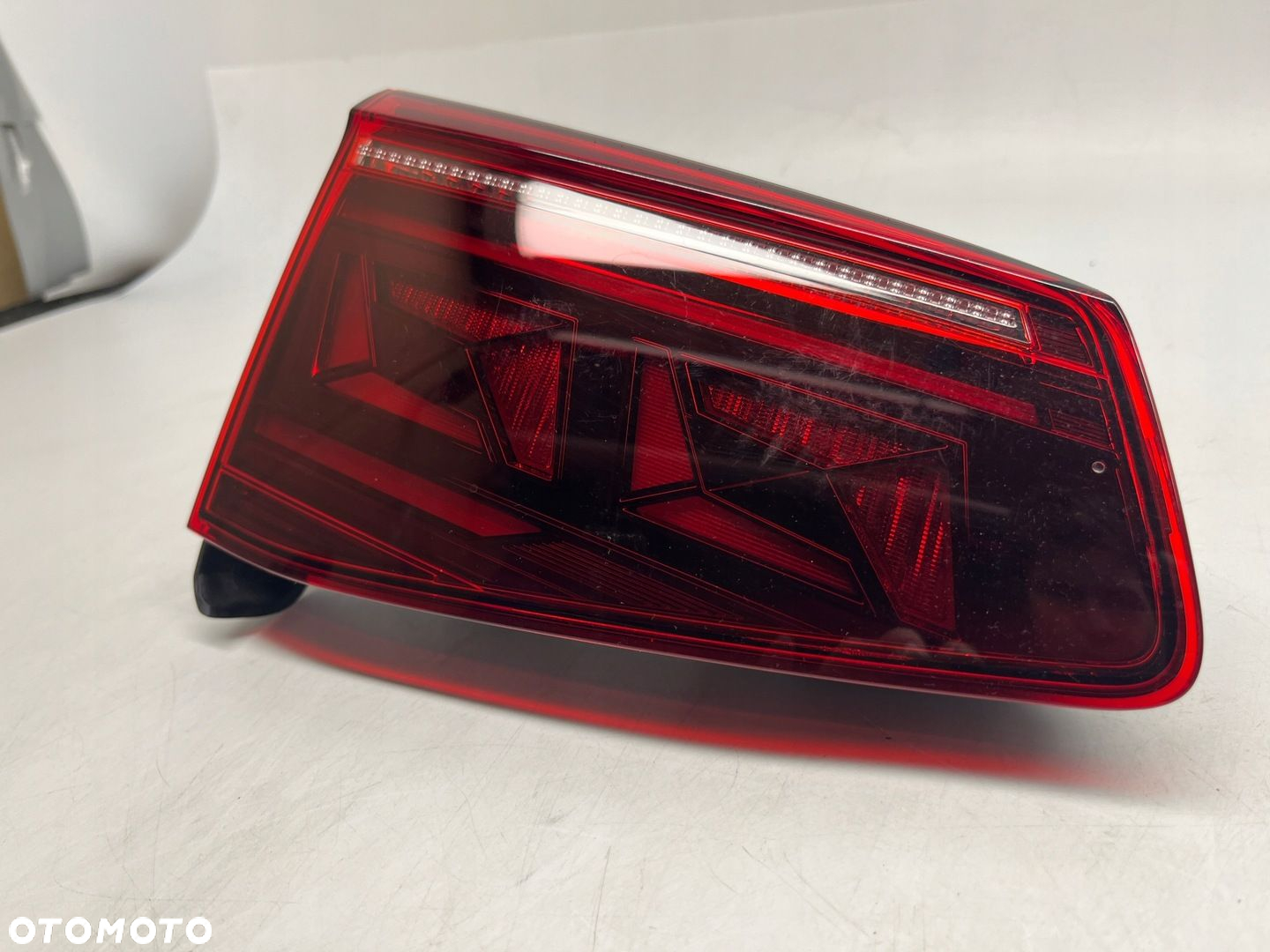 VW Passat B8 Variant Lift Lampa Tył Tylna Lewa Klapy Bagażnika 3G9945307N - 3