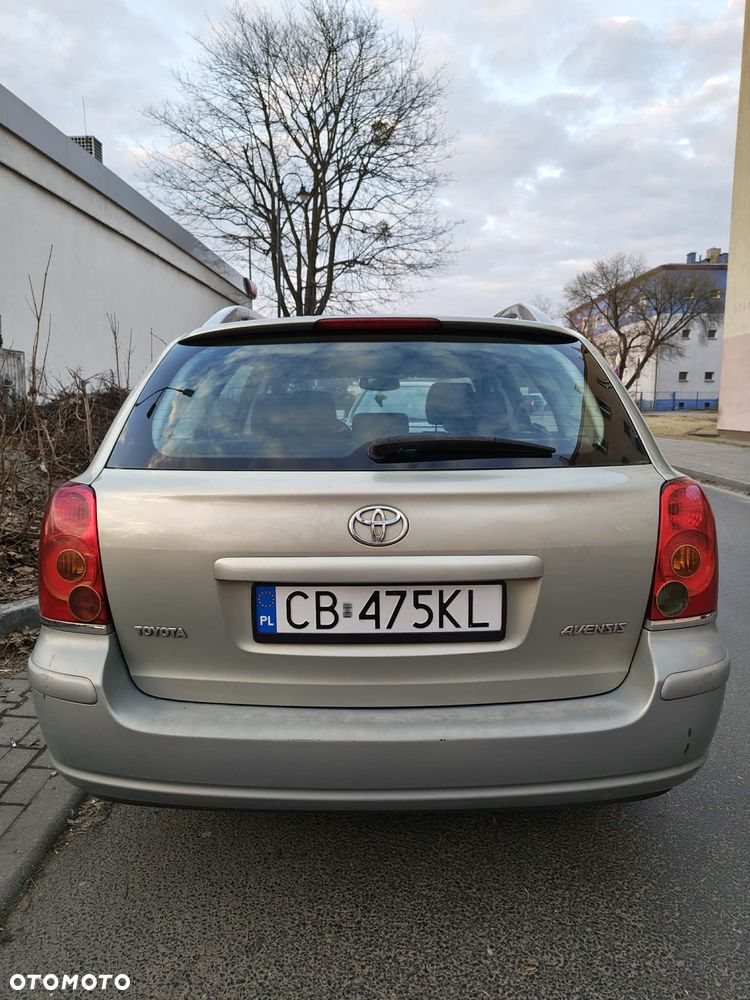 Toyota Avensis 1.8 VVT-i Luna - 4