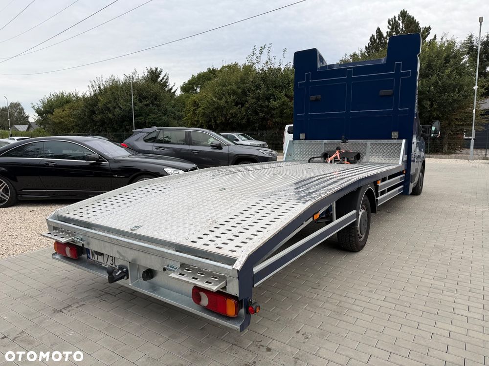 Renault - 9