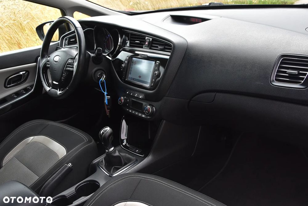 Kia Ceed 1.6 GDI L Business Line - 19