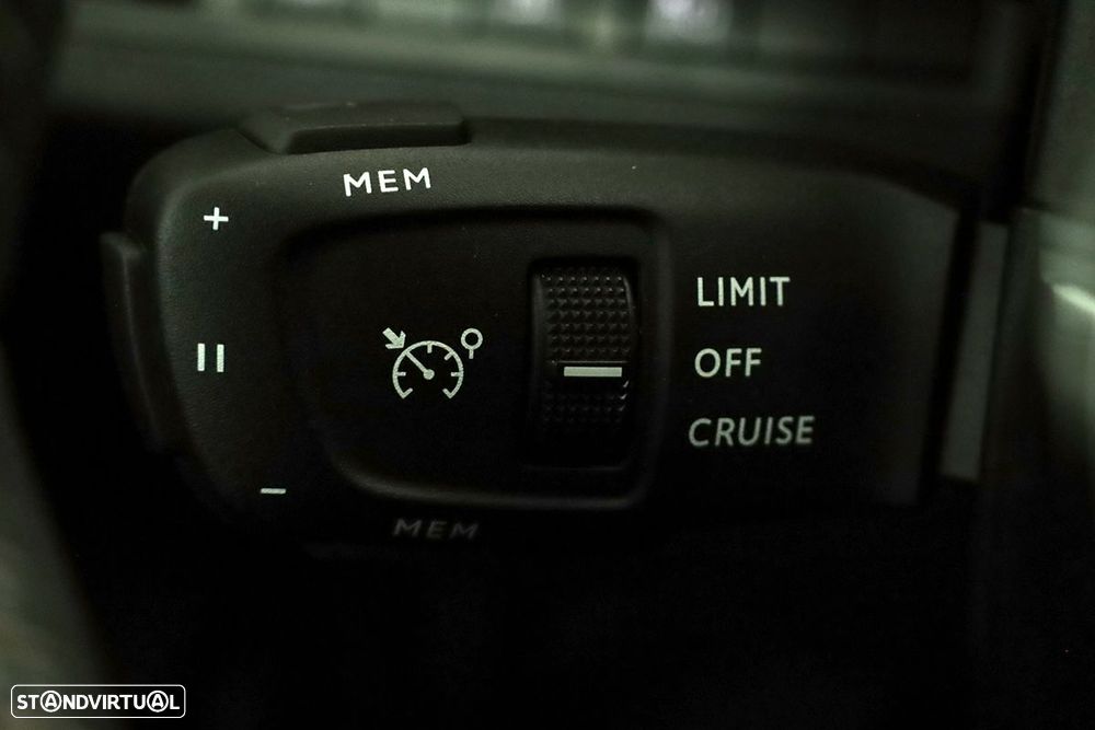 Peugeot 3008 1.6 Hybrid Allure e-EAT8 - 17