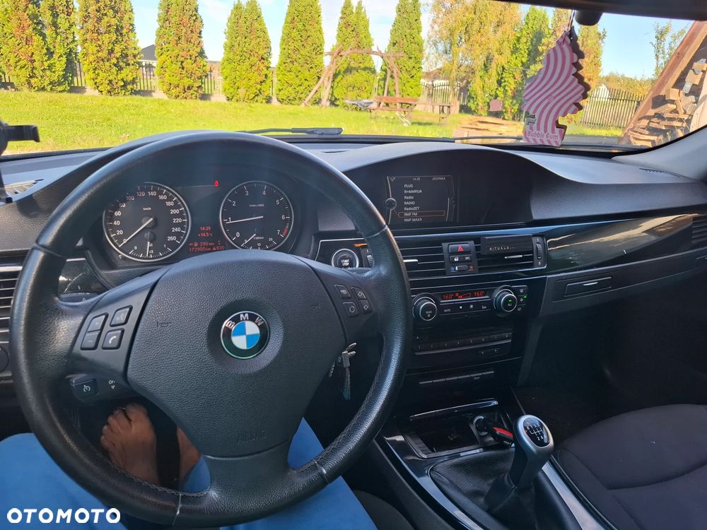 BMW 318I 2009 photo 5