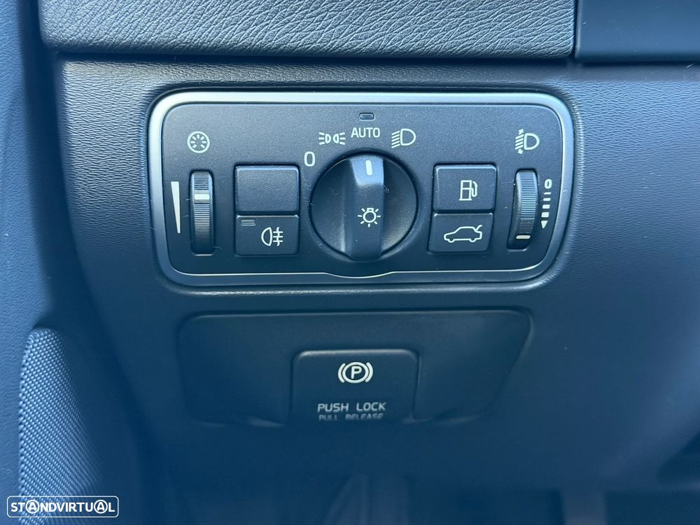 Volvo V60 D2 Momentum - 17