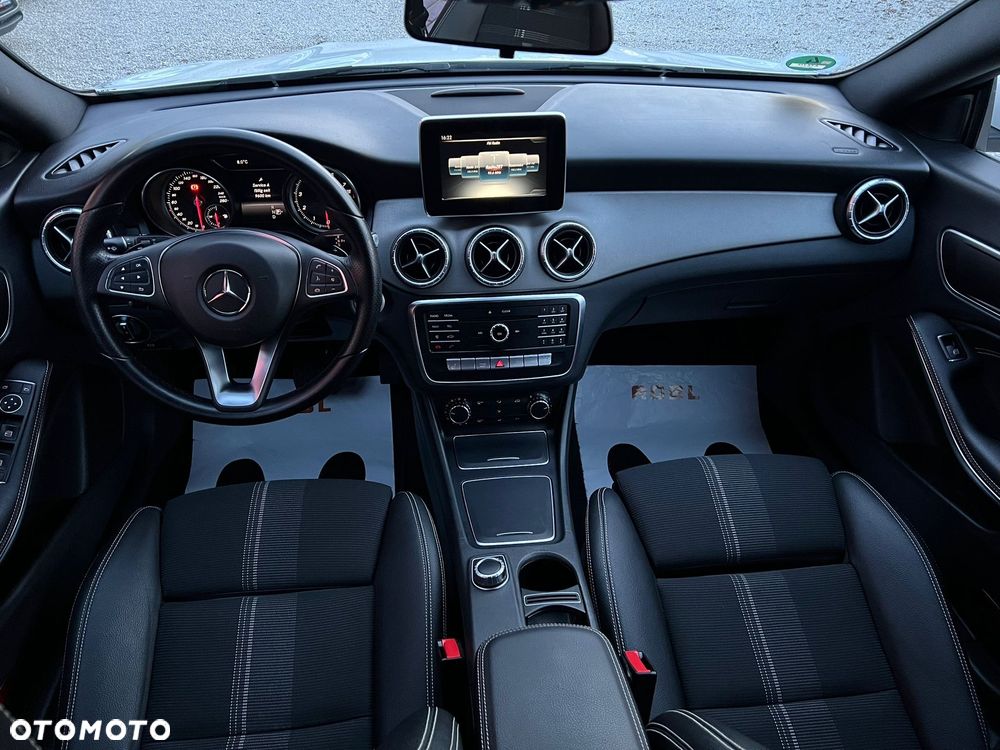 Mercedes-Benz CLA Shooting Brake 180 7G-DCT Urban - 25