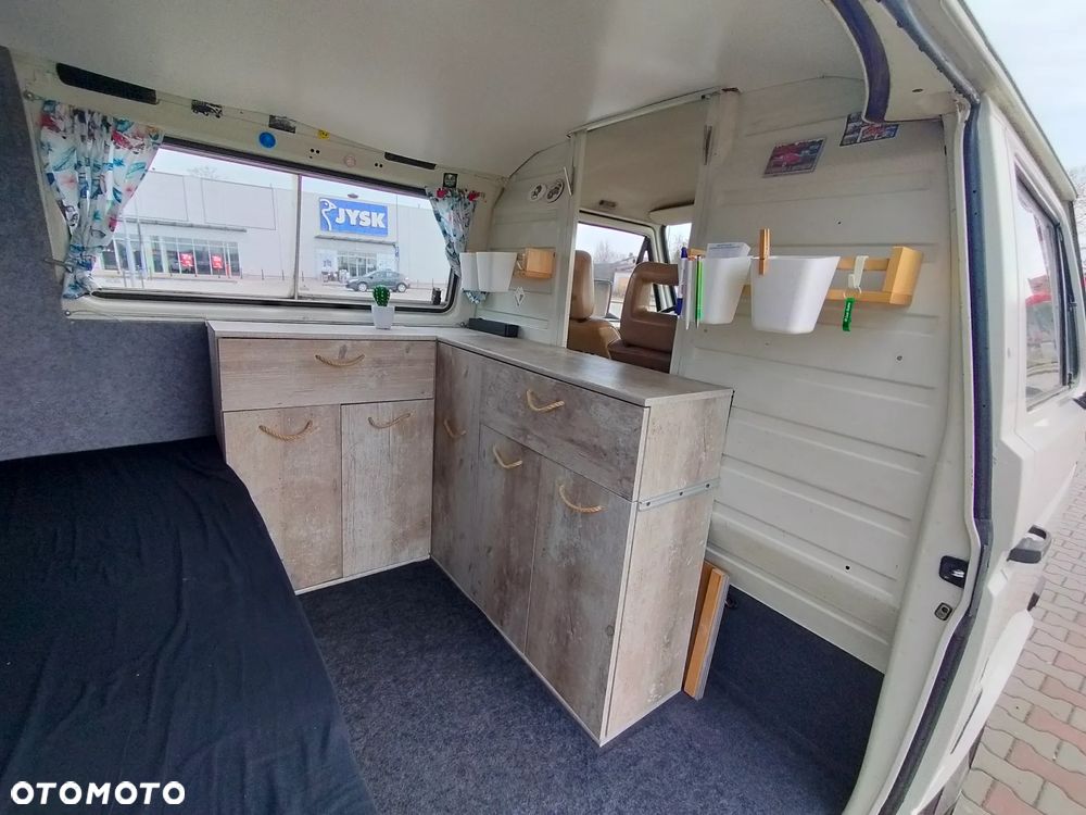 Volkswagen Transporter - 8