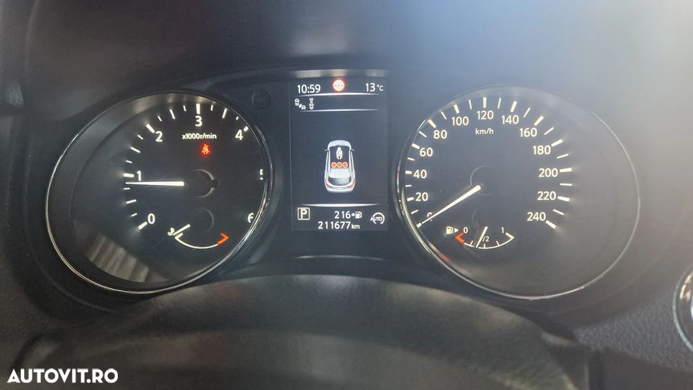 Nissan Qashqai 1.6 DCI Xtronic TEKNA - 8