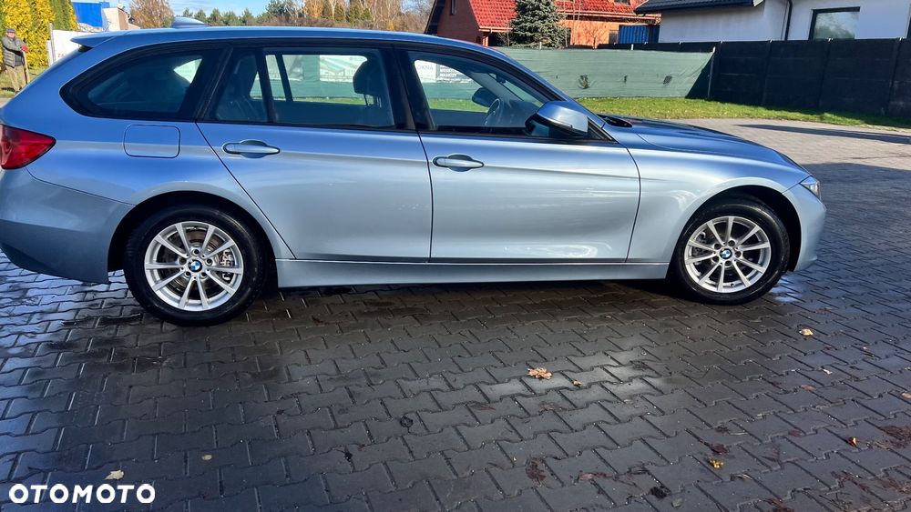 BMW Seria 3 320i Sport Line - 17