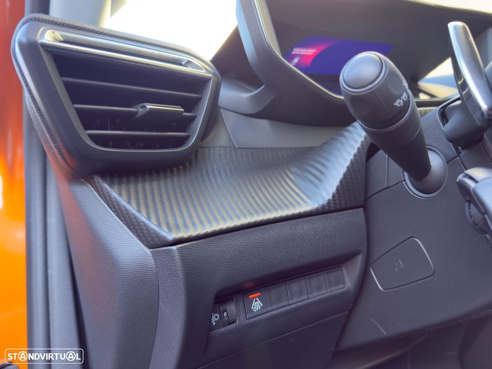 Peugeot 2008 1.5 BlueHDi Allure EAT8 - 11