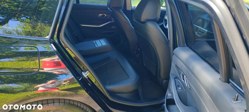 BMW Seria 3 320d Sport Line Shadow sport - 8