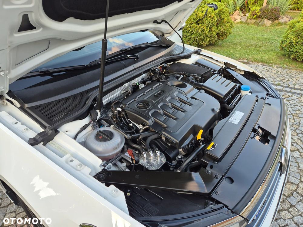 Volkswagen Passat - 34