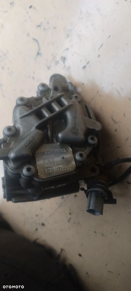 RENAULT 1,0 DACIA NISSA 0.9TCE H4BC401 pompa oleju 150109221R - 1