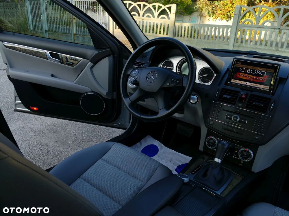 Mercedes-Benz Klasa C 350 4Matic 7G-TRONIC Avantgarde - 25