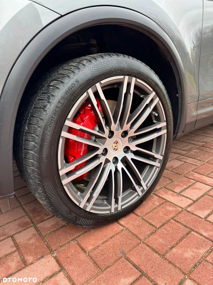 Porsche Cayenne - 20
