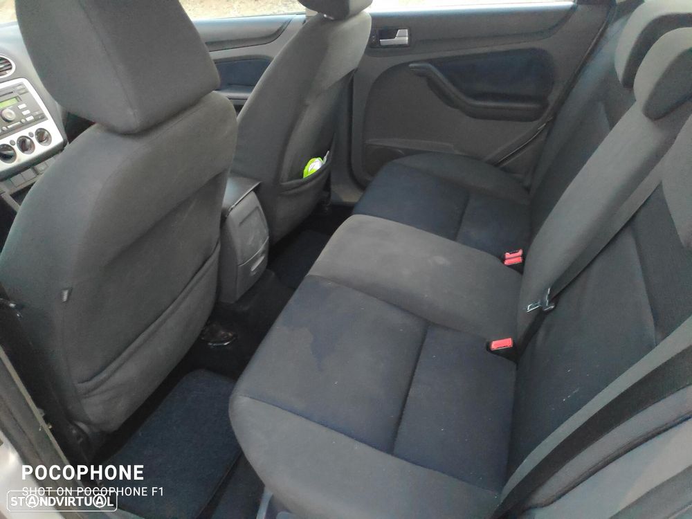 Ford Focus SW 1.4 Sport - 14