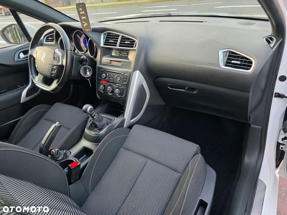 Citroën DS4 1.6 HDi SoChic - 8