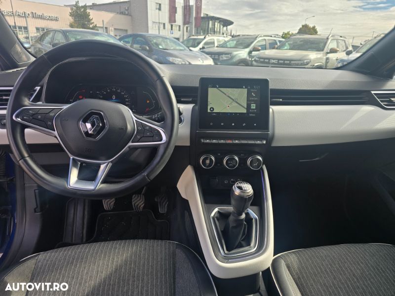 Renault Clio - 11