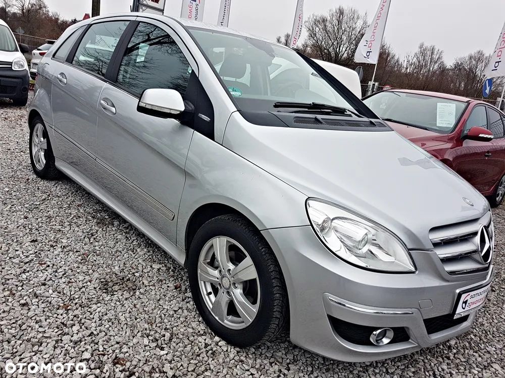 Mercedes-Benz Klasa B 180 BlueEFFICIENCY SPORT EDITION - 32