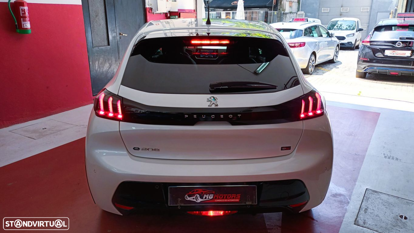 Peugeot e-208 Allure Pack - 7