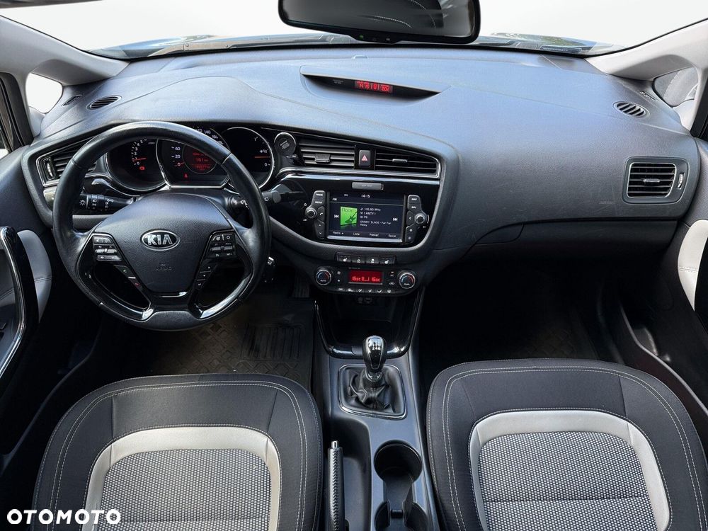 Kia Ceed - 10