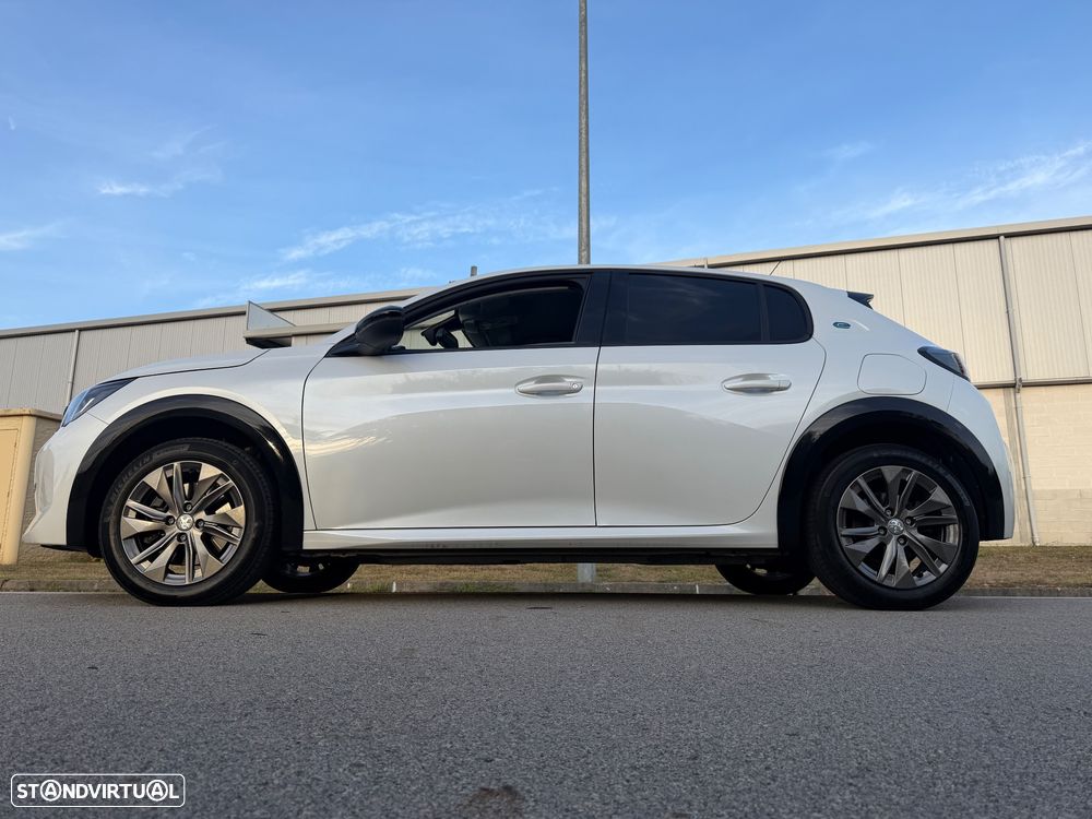 Peugeot e-208 Allure Pack - 15