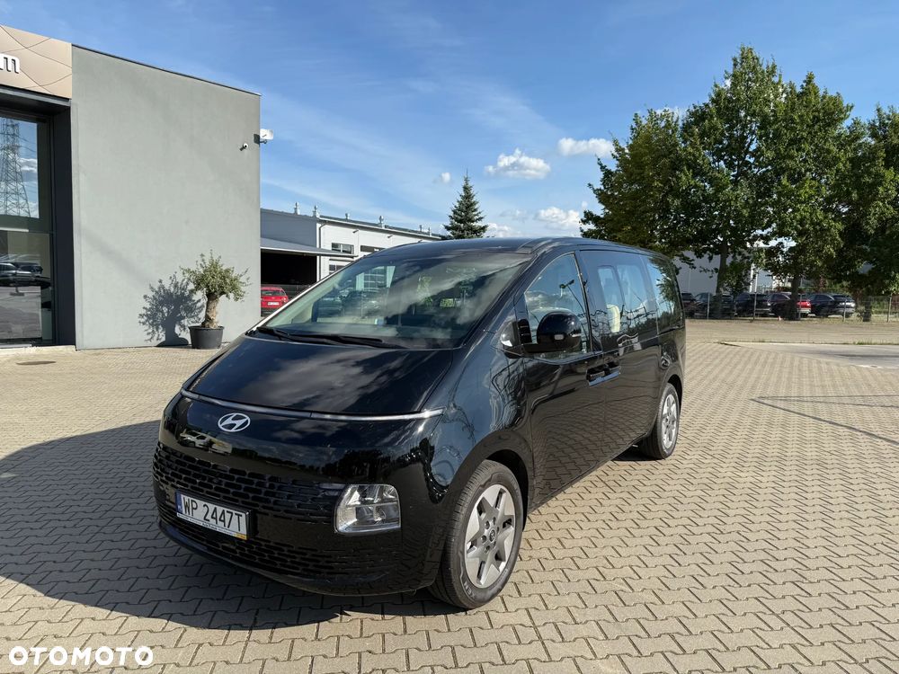 Hyundai Staria 1.6 T-GDI HEV Smart VIP