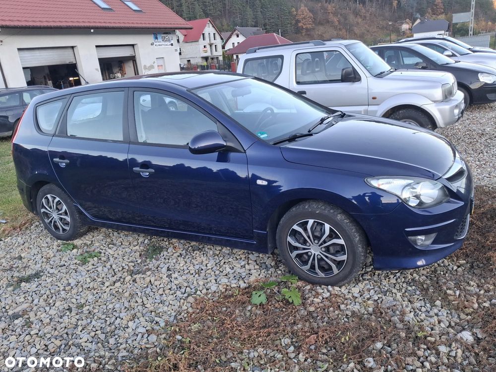 Hyundai i30 1.4 Base + - 4