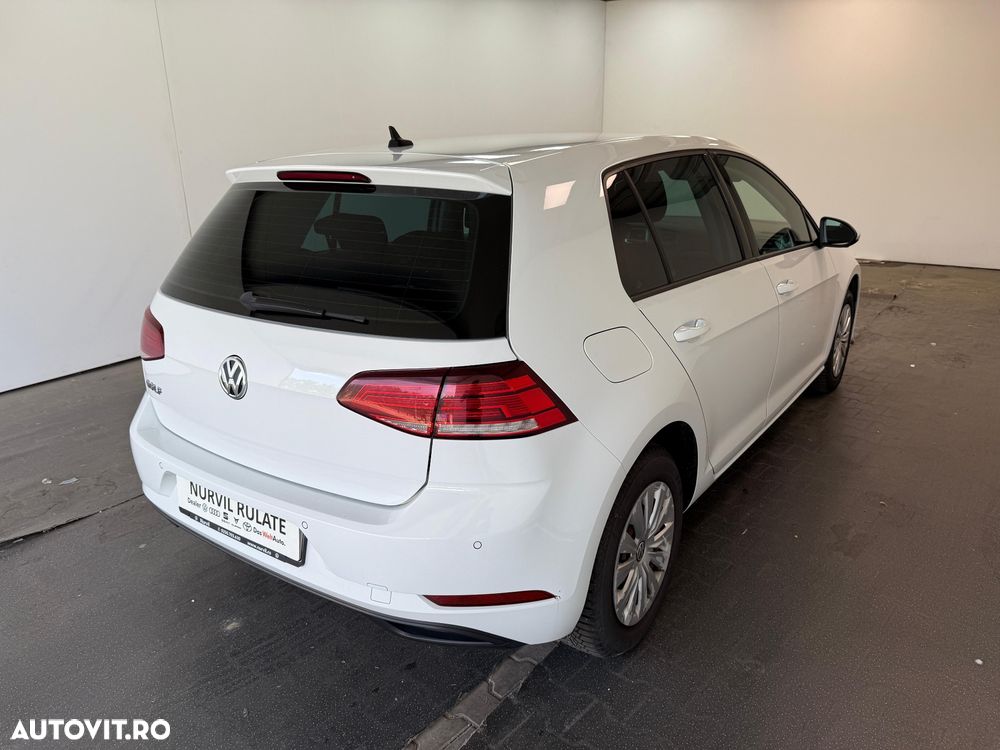 Volkswagen Golf 1.6 TDI Comfortline - 9