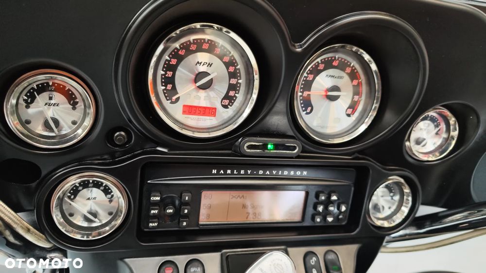 Harley-Davidson CVO Street Glide - 27