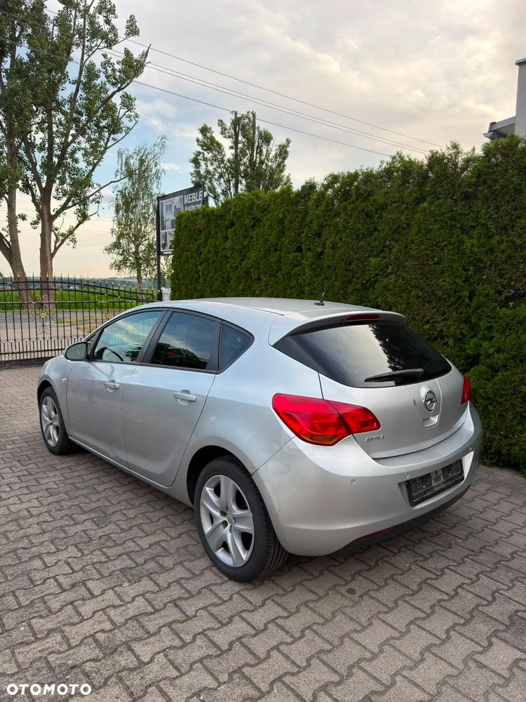 Opel Astra 1.6 - 5