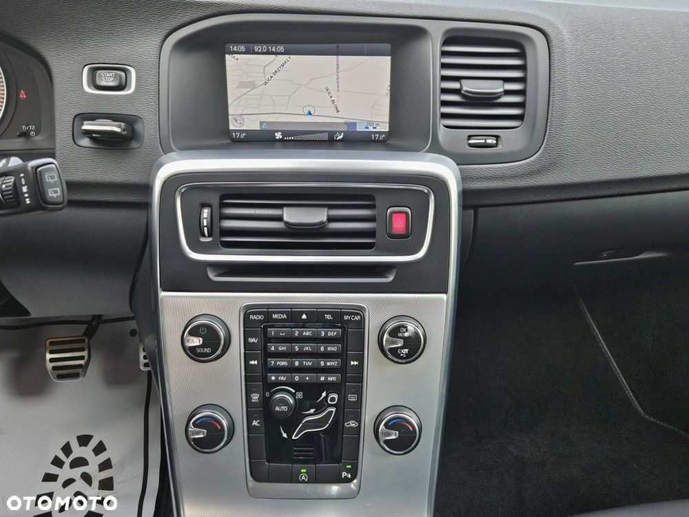 Volvo V60 D4 R-Design Momentum - 16