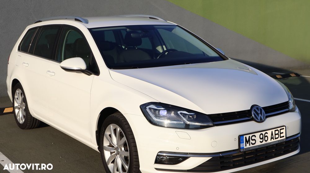 Volkswagen Golf - 1