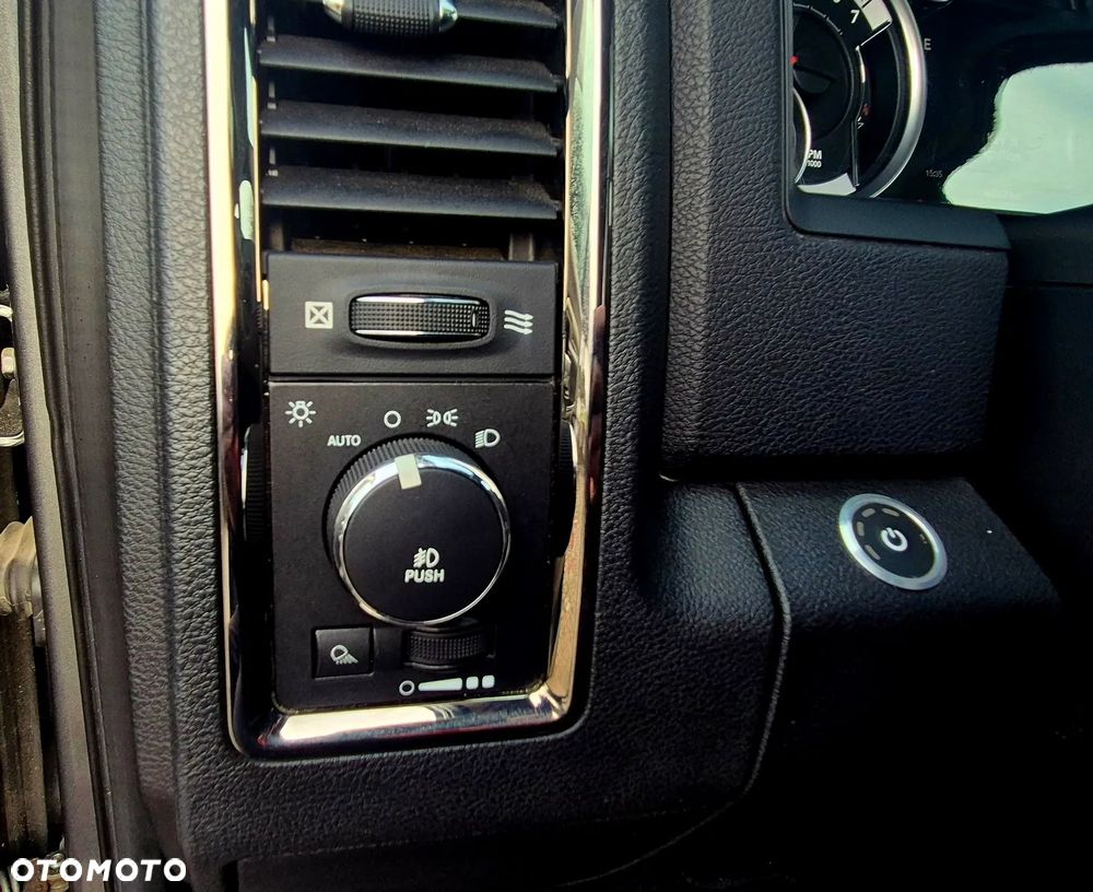 Dodge RAM 5.7 4x4 - 24
