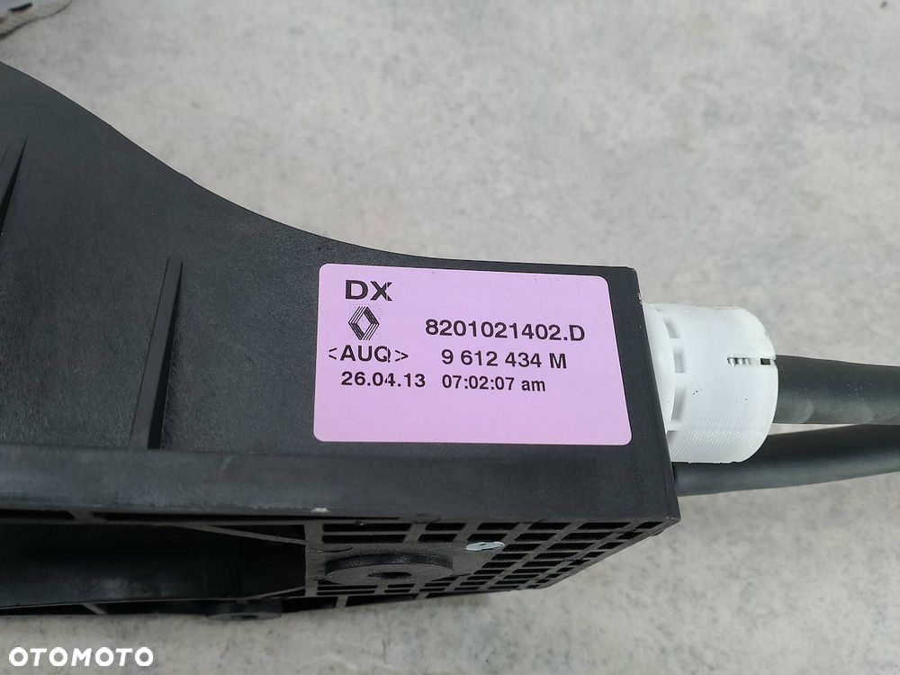 LEWAREK ZMIANY BIEGÓW  RENAULT SCENIC III FL 8201021402D 8200739758 1.2 - 5