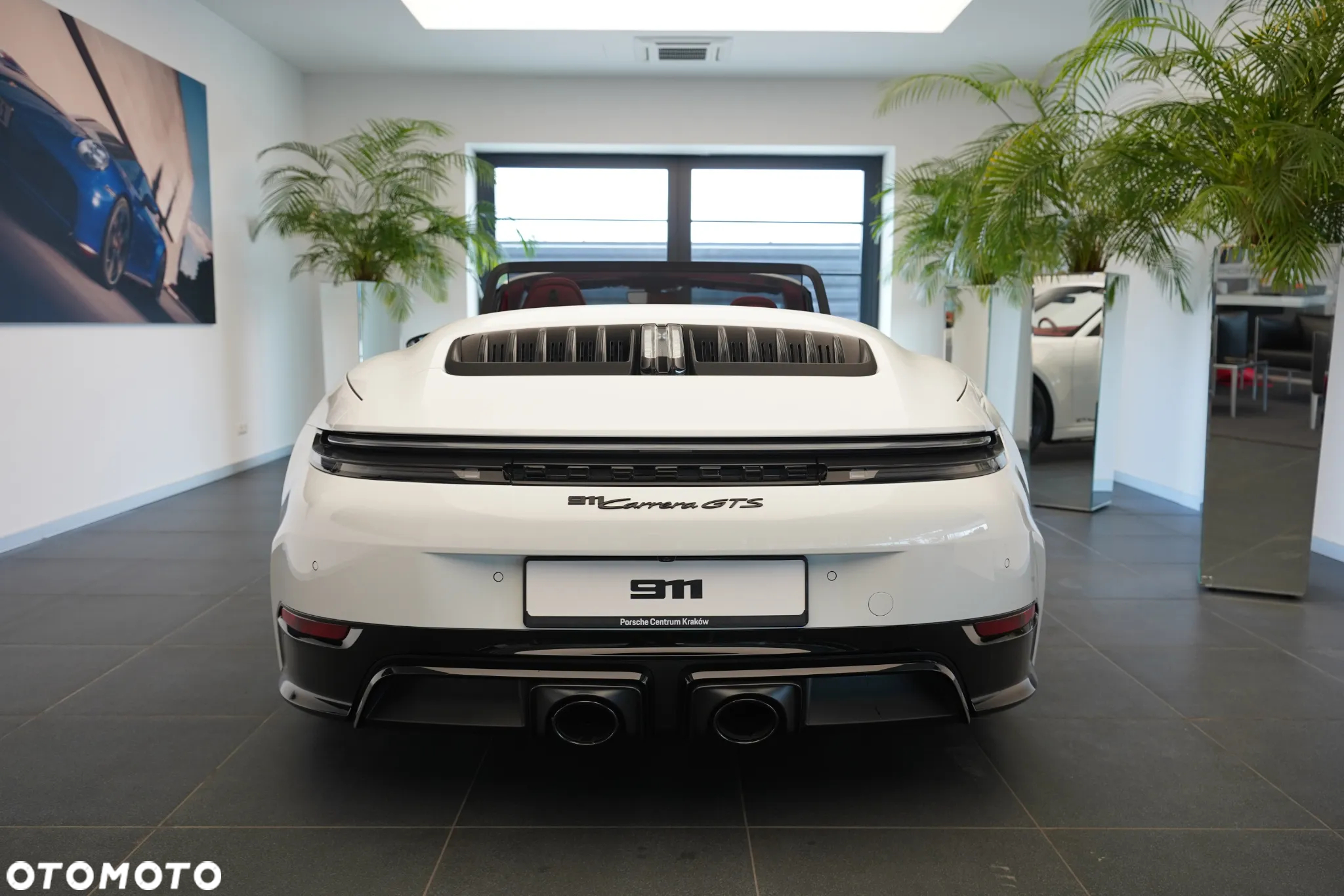 Porsche 911 Carrera GTS Cabrio - 12