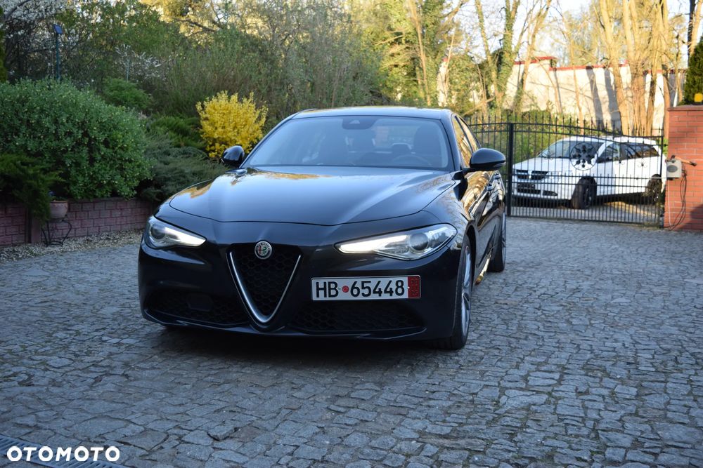 Alfa Romeo Giulia 2.2 AT8 Executive - 1