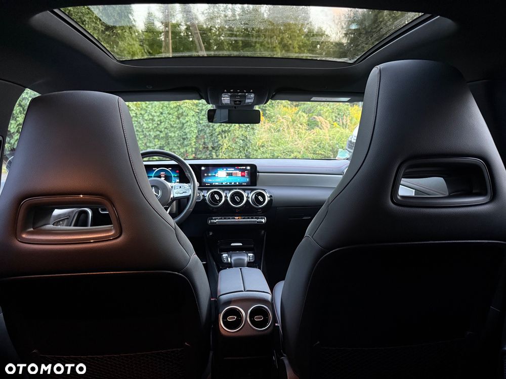 Mercedes-Benz CLA 250 e 8G-DCT AMG Line - 14