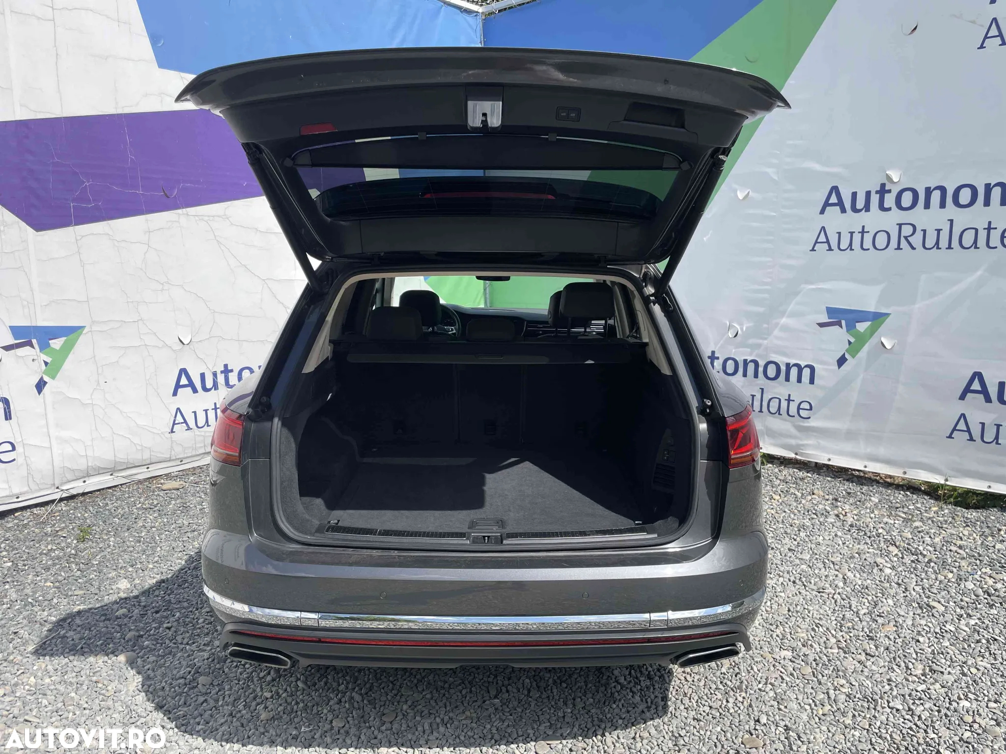 Volkswagen Touareg - 7